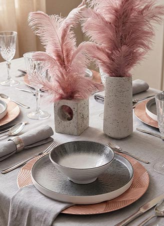 צלחות וסכו"ם